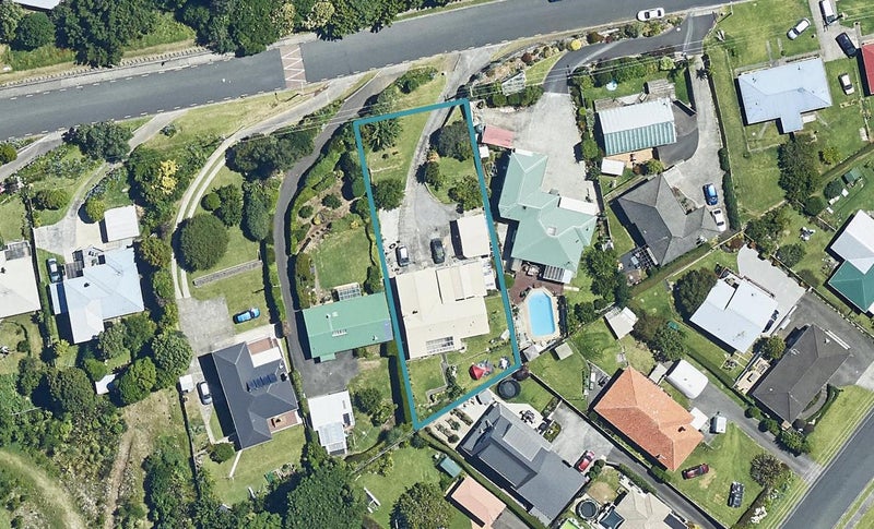 16 Sutherland Road, Brookfield, Tauranga - Carousel 1