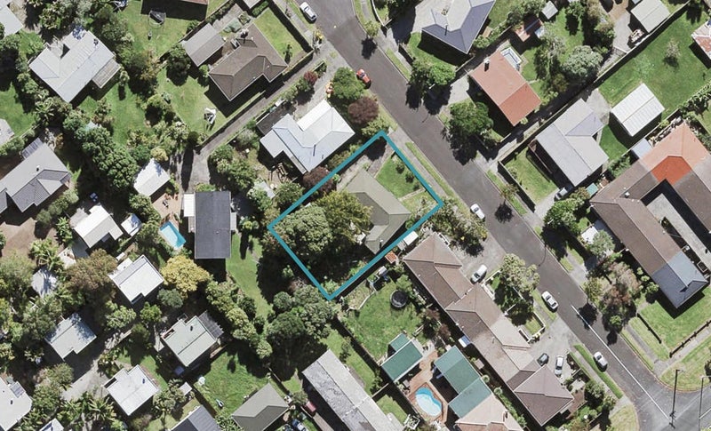 1 Denyer Place, New Lynn, Auckland - Carousel 1