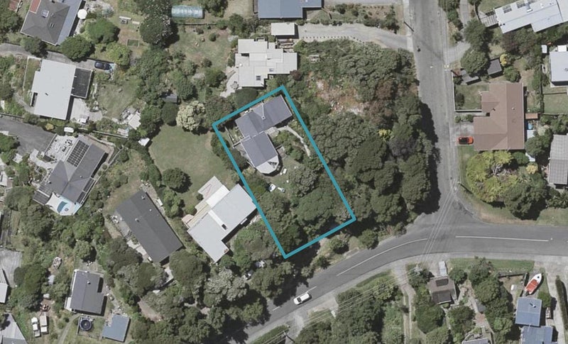 27 Tiromoana Road, Raumati South, Paraparaumu - Carousel 1
