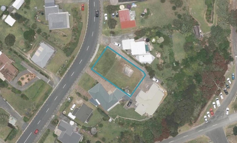 8 Wintle Street, Mangawhai Heads, Mangawhai - Carousel 1
