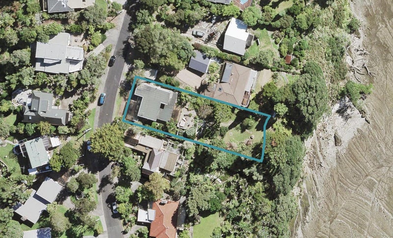 12 Okewa Road, Titirangi, Auckland - Carousel 1