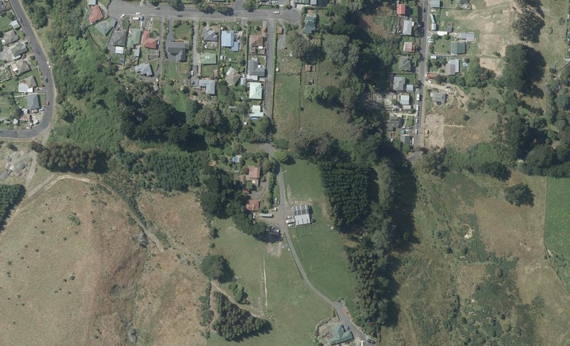 8A Tomkins Street, Green Island, Dunedin - Carousel 1
