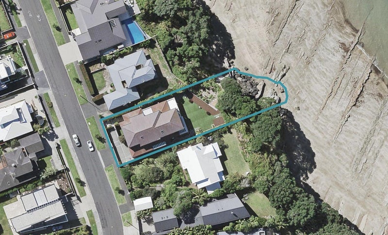 8 Hamana Street, Narrow Neck, Auckland - Carousel 1