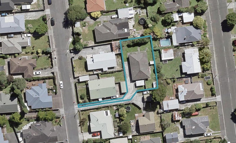 1/42A EBDENTOWN ST, MAORIBANK, UPPER HUTT - Carousel 1