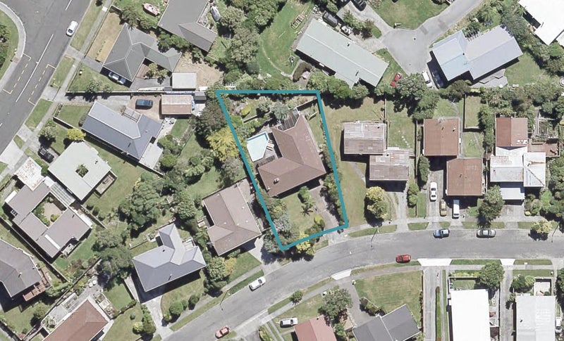 4 Reese Jones Grove, Maungaraki, Lower Hutt - Carousel 1