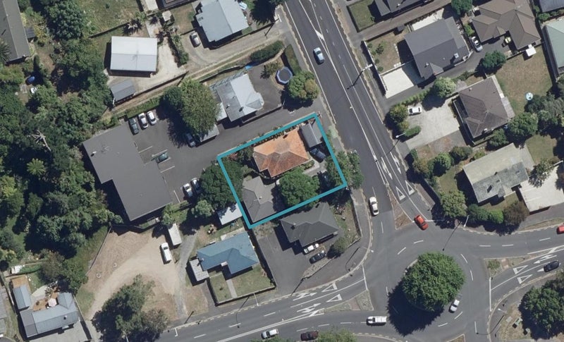 929 Heaphy Terrace, Fairfield, Hamilton - Carousel 1