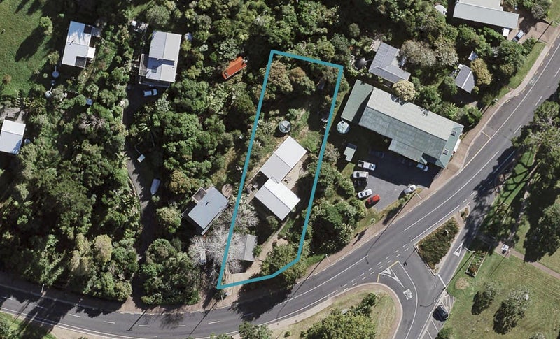 113 Ocean View Road, Oneroa, Waiheke Island - Carousel 1