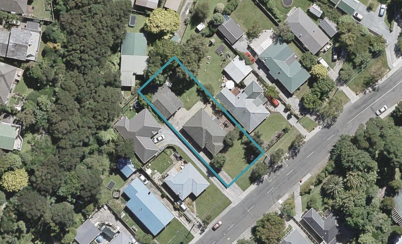 8 Pinehaven Road, Pinehaven, Upper Hutt - Carousel 1
