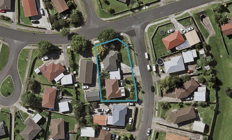 1B Vetori Place, Clover Park, Auckland - Carousel 1
