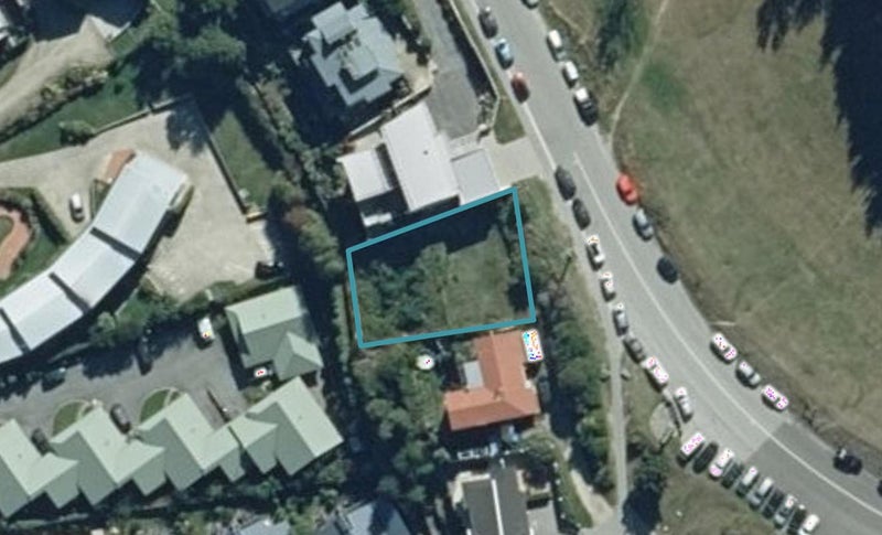 22 Lismore Street, Wanaka - Carousel 1