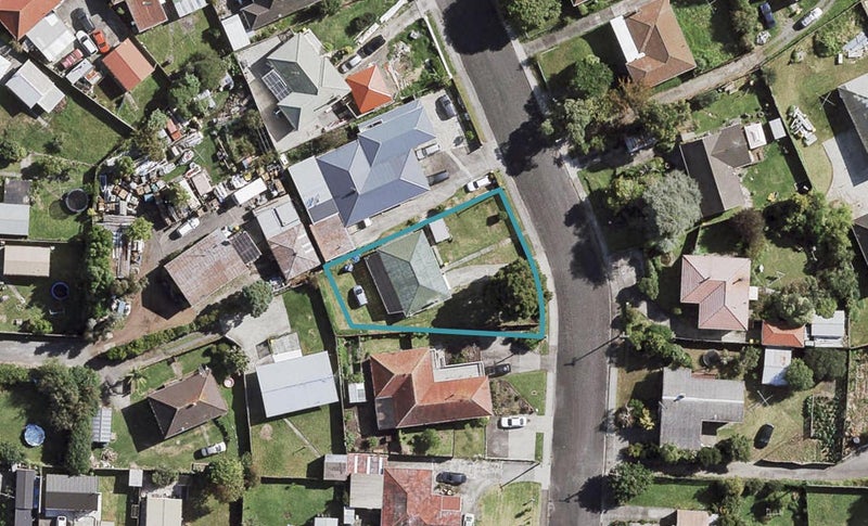 8 Browning Street, Manurewa East, Auckland - Carousel 1