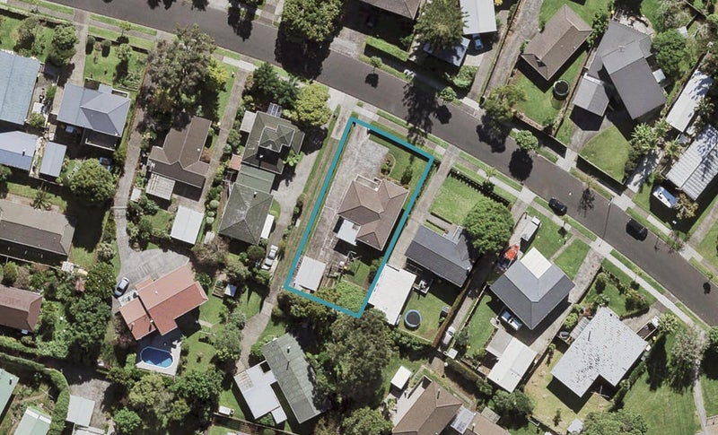26 Waterlea Avenue, Mangere Bridge, Auckland - Carousel 1