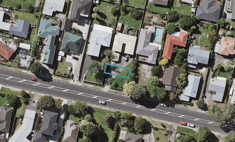 2/8 Reeves Road, Pakuranga, Auckland - Carousel 1
