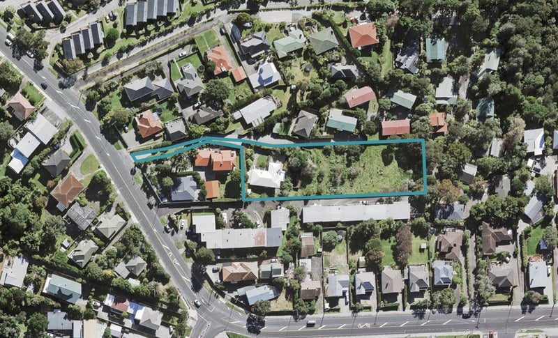 15 Waipa Street, Birkenhead, Auckland - Carousel 1