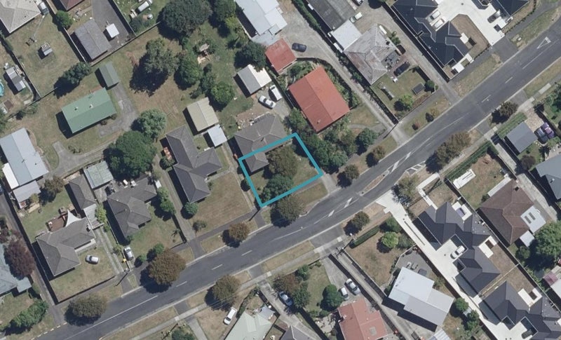 1/8 Mahana Road, St Andrews, Hamilton - Carousel 1