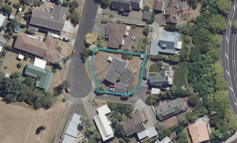 27 Ngaio Place, Pukete, Hamilton - Carousel 1