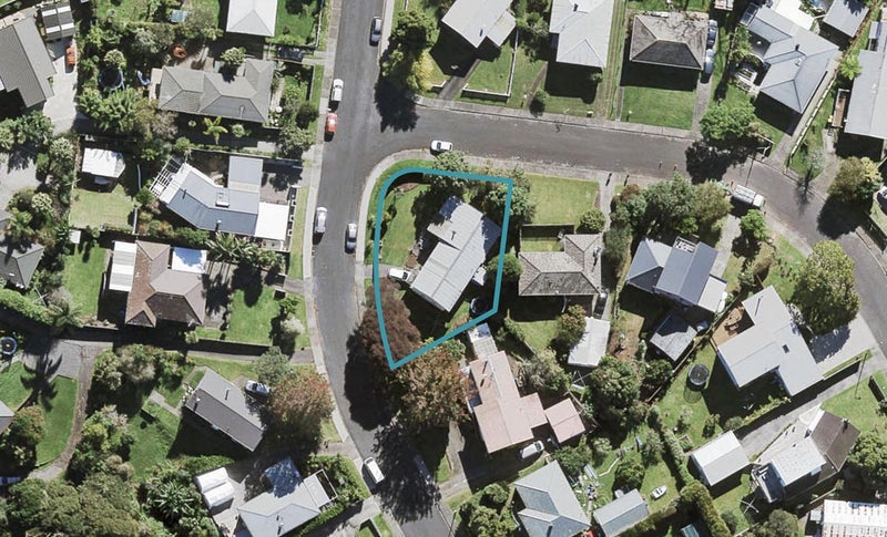 47 Paragon Avenue, Beach Haven, Auckland - Carousel 1