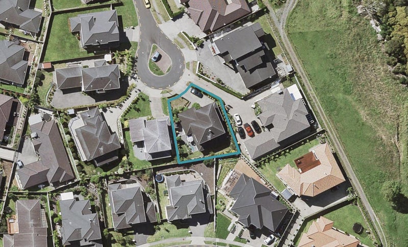 16 Bendemeer Place, Flat Bush, Auckland - Carousel 1