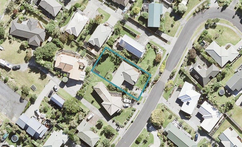 21 Charlotte Street, Stanmore Bay, Whangaparaoa - Carousel 1