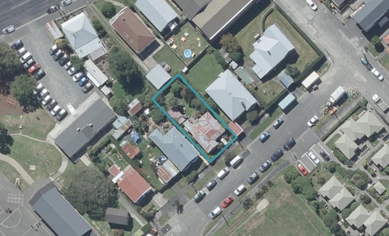 8 Longworth Street, North East Valley, Dunedin - Carousel 1