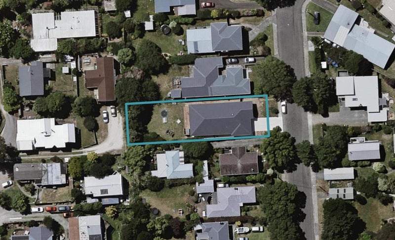111 Alexander Road, Raumati Beach, Paraparaumu - Carousel 1