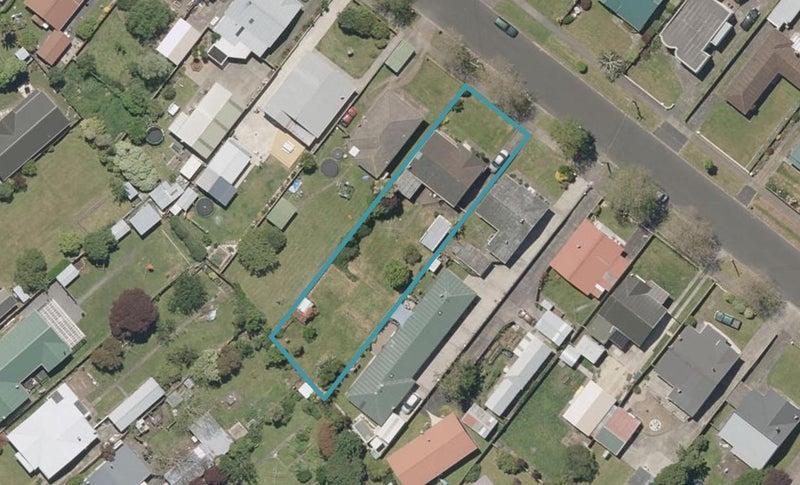 12 Hakeke Street, Whanganui East, Whanganui - Carousel 1