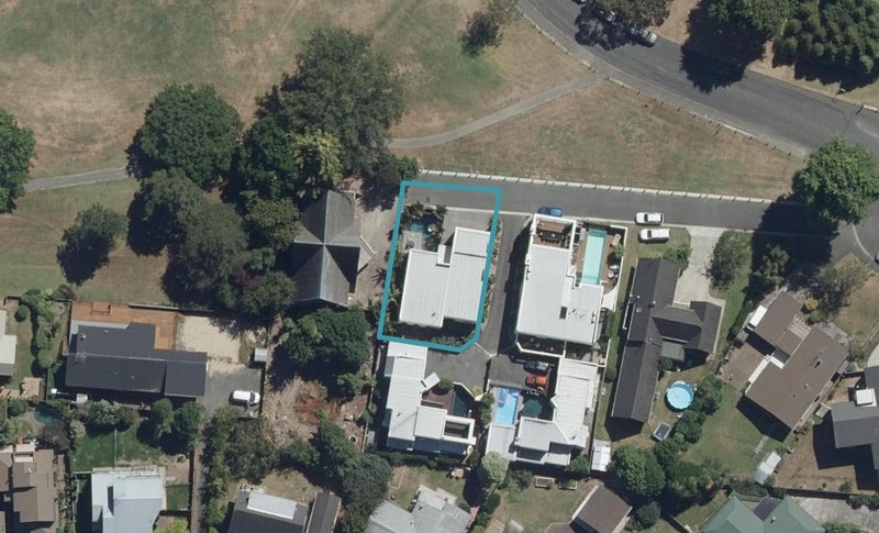 171 Lake Crescent, Hamilton Lake, Hamilton - Carousel 1