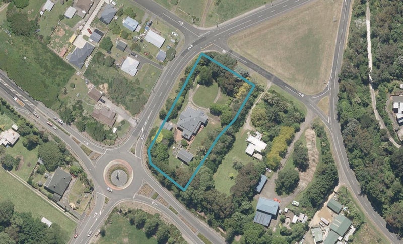 1 Wikitoria Road, Putiki, Whanganui - Carousel 1