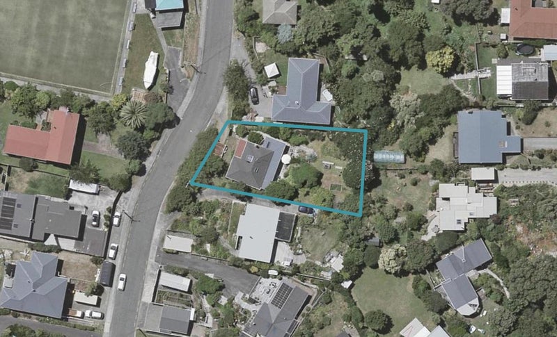 42 Glen Road, Raumati South, Paraparaumu - Carousel 1