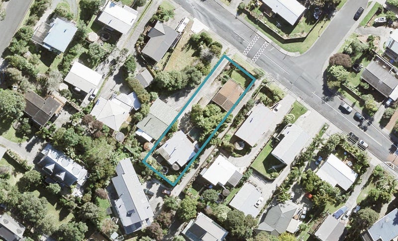 15 Waiora Road, Stanmore Bay, Whangaparaoa - Carousel 1