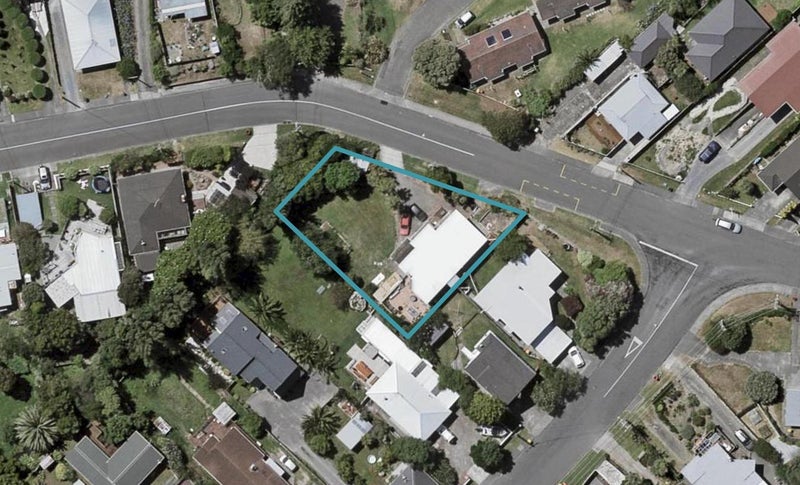 18 Eatwell Avenue, Paraparaumu Beach, Paraparaumu - Carousel 1
