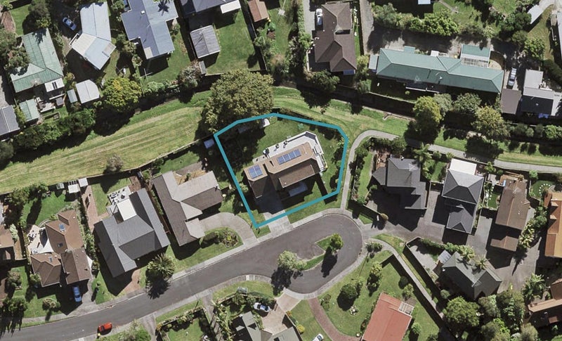 35 Uppingham Crescent, Hillcrest, Auckland - Carousel 1