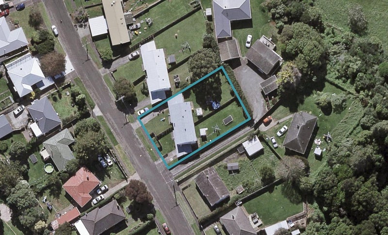 15 Miro ST, Merrilands, New Plymouth - Carousel 1