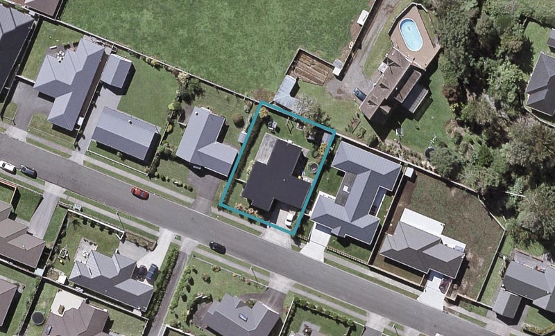 8 Estate Grove, Inglewood, Inglewood - Carousel 1