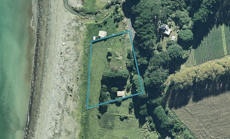 5899 State Highway 35, Te Kaha, Opotiki - Carousel 1
