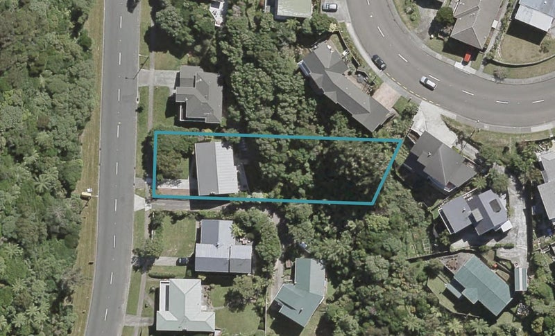 70 Dowse Drive, Maungaraki, Lower Hutt - Carousel 1