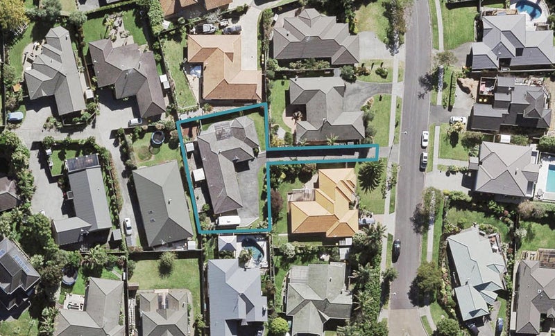 117 Te Wharau Drive, Greenhithe, Auckland - Carousel 1