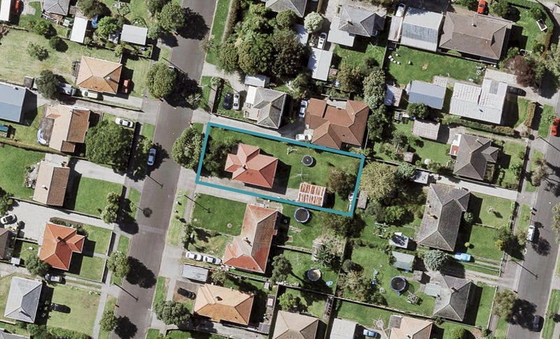 6 Kawiti Avenue, Point England, Auckland - Carousel 1