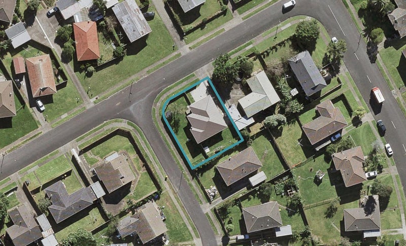 45 Cottingham Crescent, Mangere East, Auckland - Carousel 1