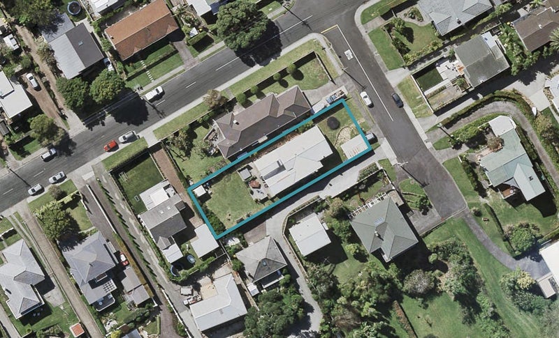 9 Birkley Road, Bayswater, Auckland - Carousel 1