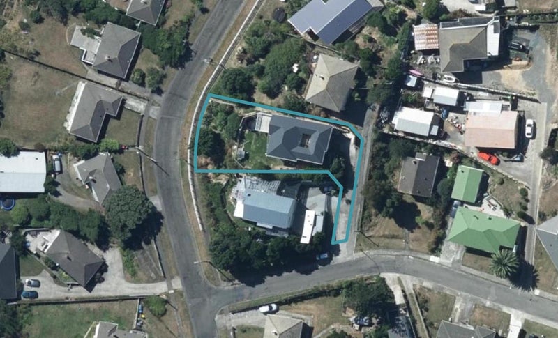 40 Chaffey Crescent, Titahi Bay, Porirua - Carousel 1