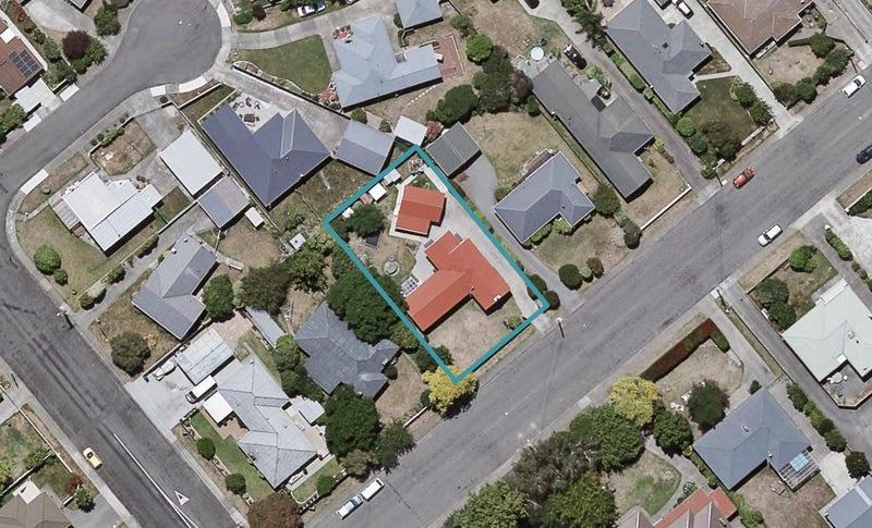 302 Frimley Avenue, Frimley, Hastings - Carousel 1