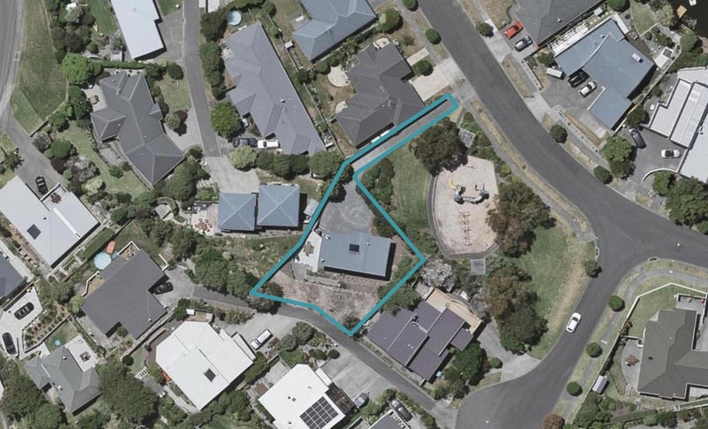 42 Lorna Irene Drive, Raumati South, Paraparaumu - Carousel 1