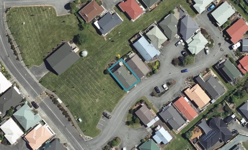1 Elmsdale Close, Richmond, Richmond - Carousel 1