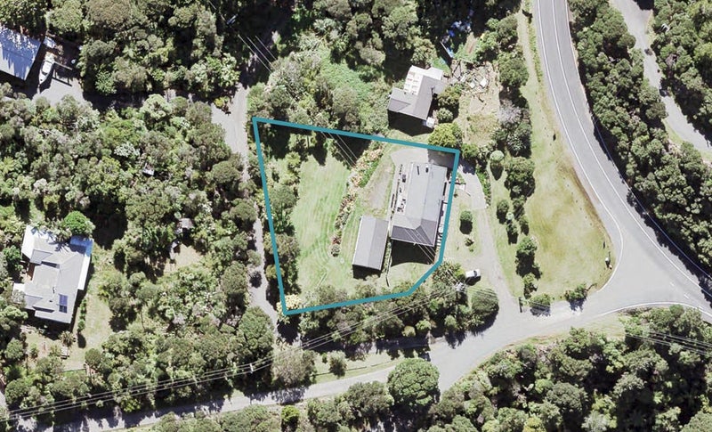 1077 Huia Road, Huia, Auckland - Carousel 1