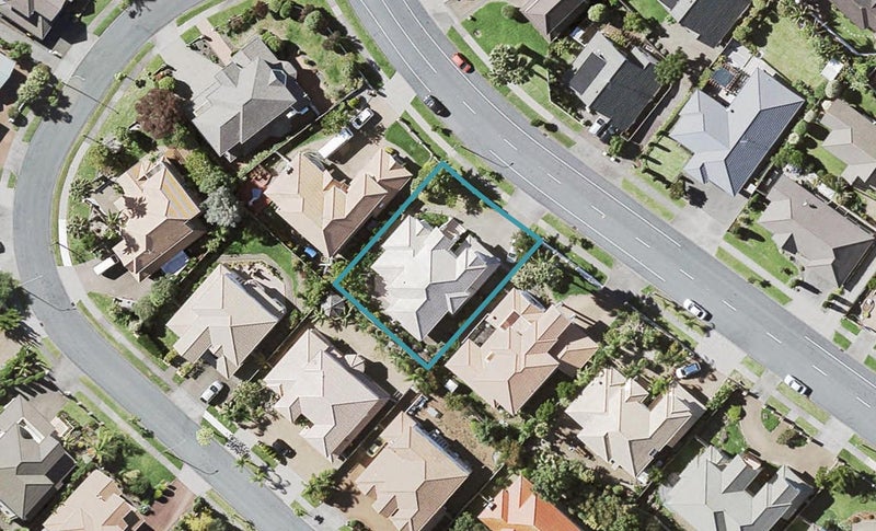 31 Jane Eyre Drive, Somerville, Auckland - Carousel 1