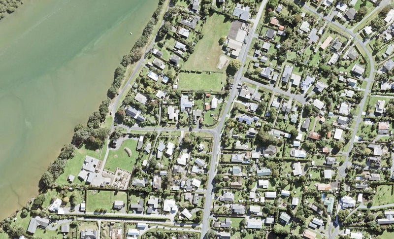 3 Riverside Drive, Warkworth - Carousel 1