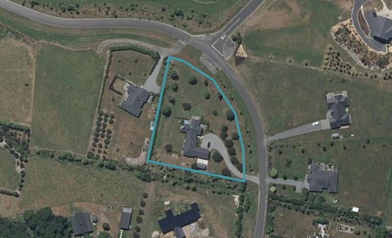 13 Ohau Terraces, Ohau, Levin - Carousel 1