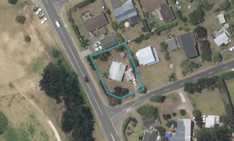 1 Eveline Street, Mangawhai Heads, Mangawhai - Carousel 1