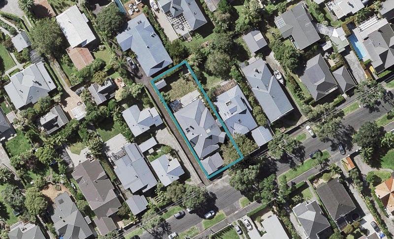 8 Ascot Avenue, Narrow Neck, Auckland - Carousel 1